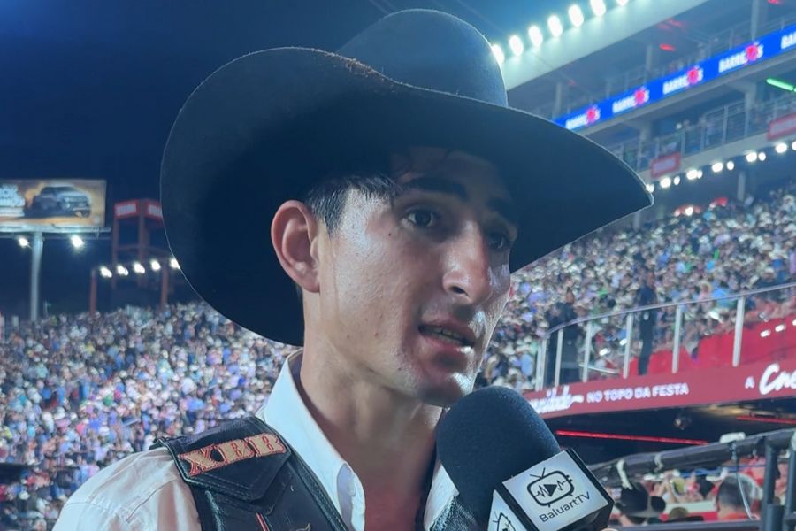 baluartv.com.br | Vitor Manoel Dias, 25, conquista o Rodeio Internacional de Barretos na última montaria