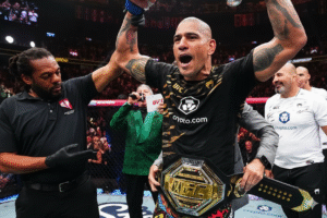 De volta ao patamar mais alto nos pesos meio-pesados, Alex Pereira recupera cinturão.