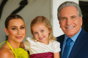 Roberto Justus com a esposa Ana Paula Siebert e a filha Vicky, imagem otimizada por inteligência artificial.