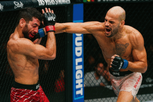 Parceiro de treino de Alex Poatan vence lutador russo no card preliminar do UFC no Canadá. Imagem otimizada por inteligência artificial.