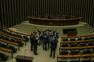 Cena ilustrativa criada por inteligência artificial mostrando deputados comemorando ao fim de uma sessão na Câmara.