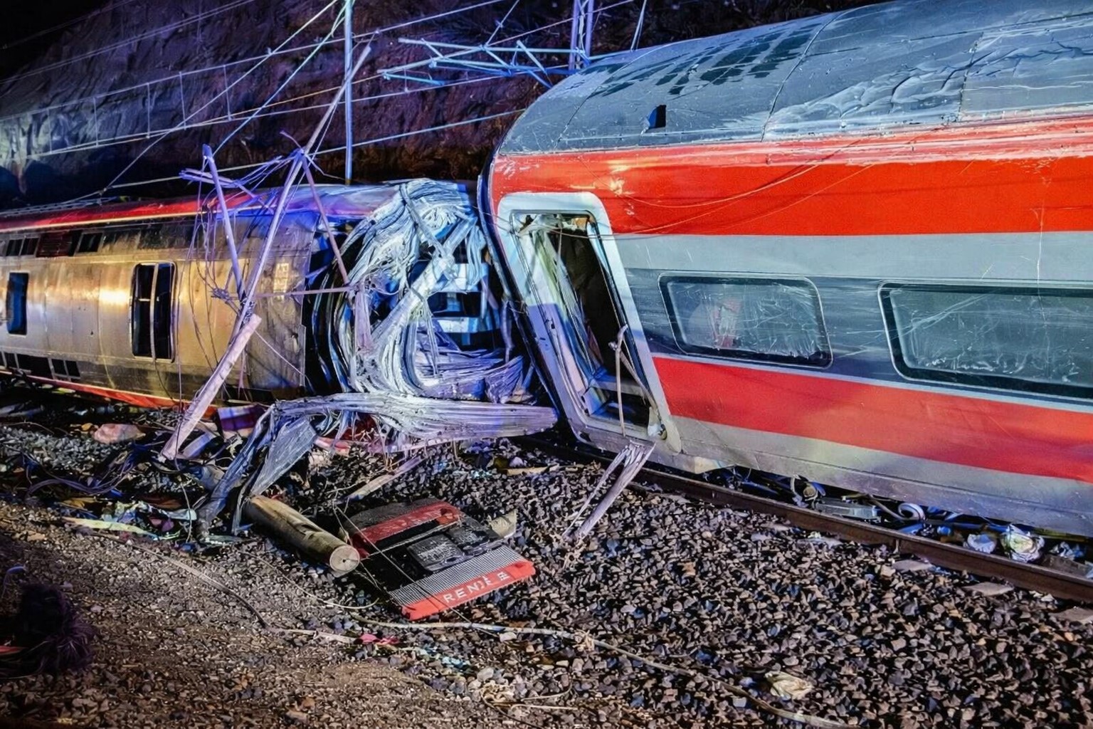 baluartv.com.br|Colisão entre trens de alta velocidade deixa 39 mortos no sul da Espanha