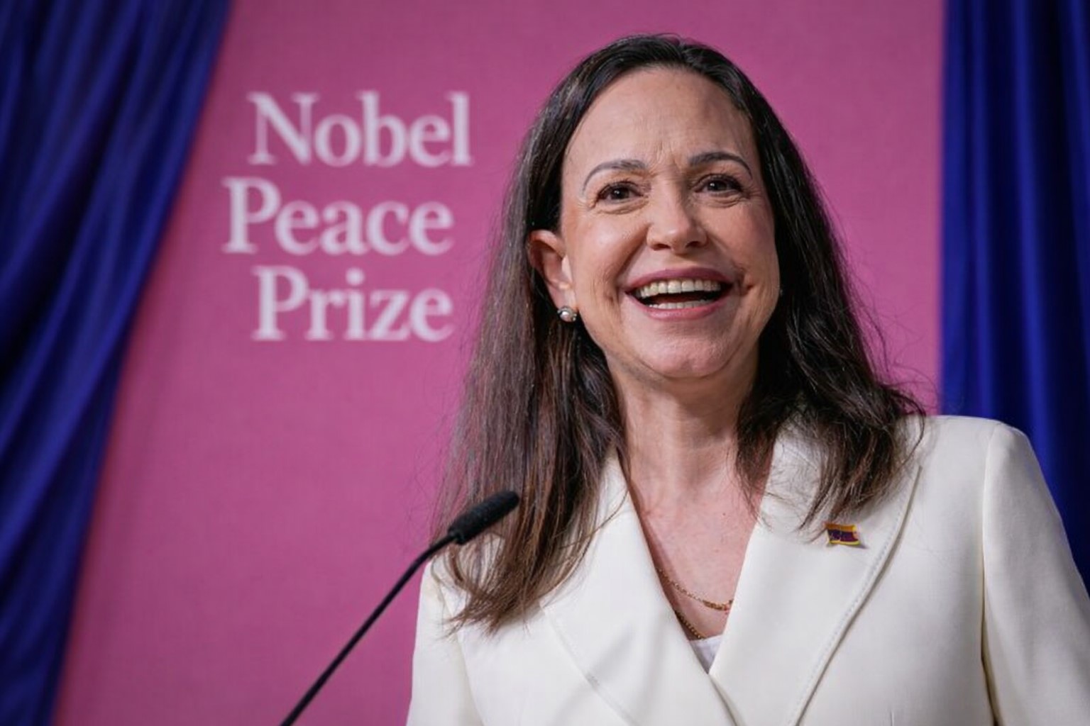 baluartv.com.br|Maria Corina Machado entrega medalha do Nobel da Paz a Donald Trump em gesto político simbólico