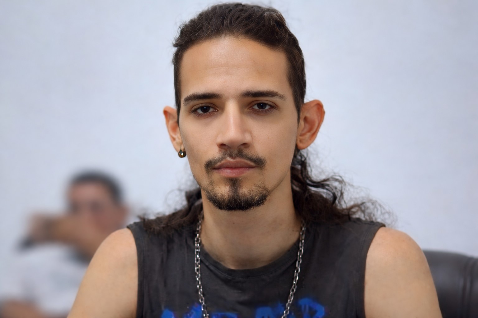 Imagem fotográfica do suspeito conhecido como “canibal de Teresina”, proveniente de redes sociais, otimizada por inteligência artificial para fins informativos.