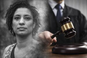 Composição ilustrativa mostra retrato em preto e branco de Marielle Franco ao lado de martelo judicial, imagem parcialmente gerada por inteligência artificial.