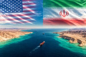 Montagem fotográfica mostra bandeiras dos Estados Unidos e do Irã projetadas no céu sobre vista do Estreito de Ormuz em perspectiva semiaérea.