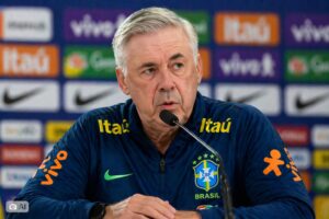 Imagem de Carlo Ancelotti em coletiva da seleção brasileira gerada por IA.