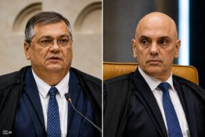 Montagem fotográfica ultrarrealista gerada por IA representando Flávio Dino e Alexandre de Moraes em composição dividida para contextualizar notícia sobre diploma para jornalistas.