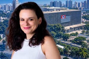 Montagem gerada por IA apresenta Janaína Paschoal em primeiro plano, com uma vista ilustrativa da Assembleia Legislativa de São Paulo ao fundo.